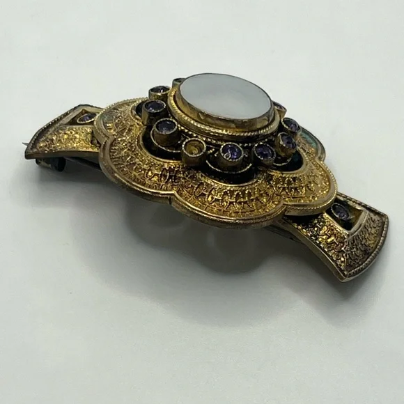 Victorian gold tone brooch pin purple rhinestones mother of pearl c clasp flower